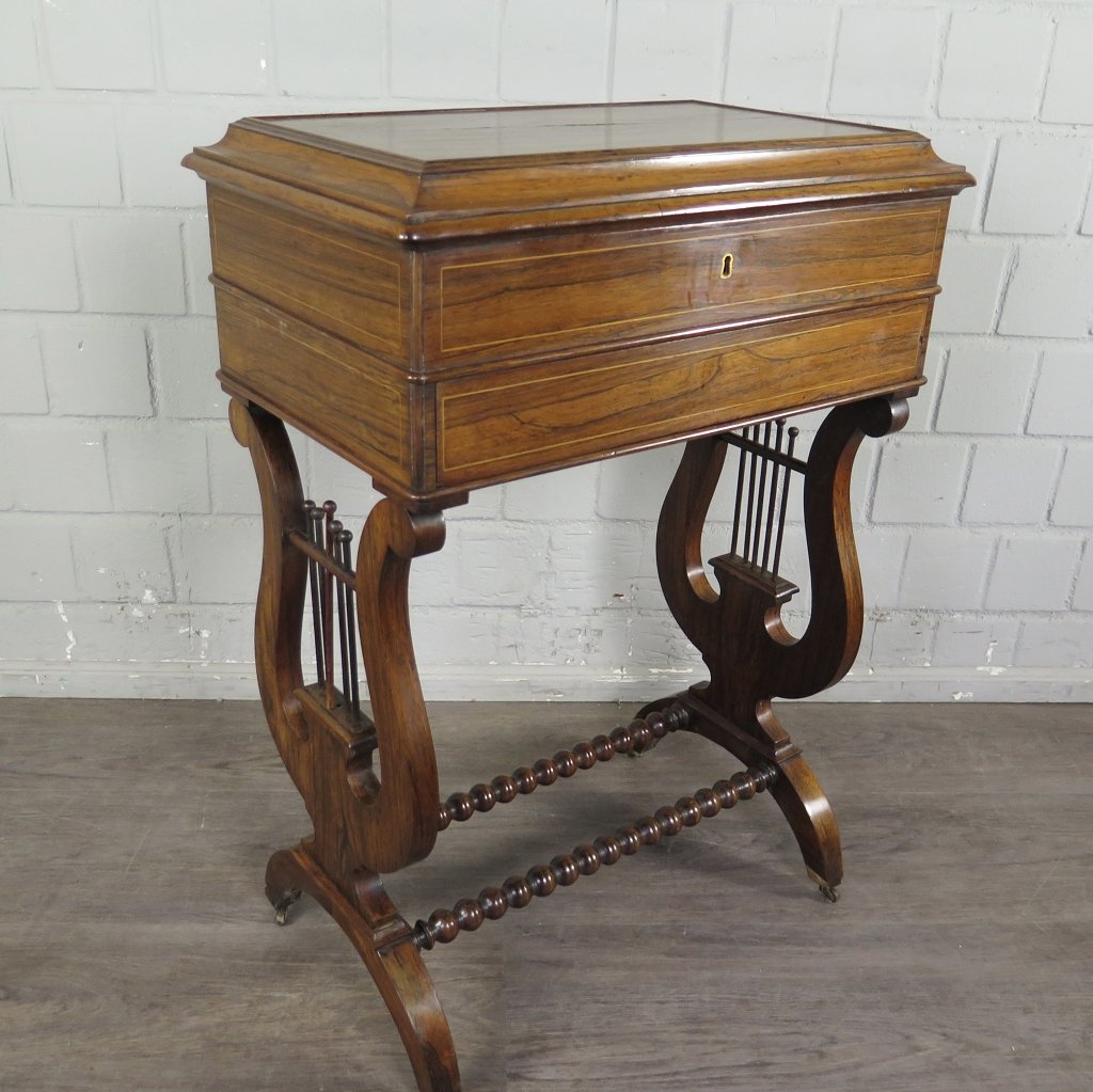 Nähtisch Biedermeier 1820 Nussbaum 