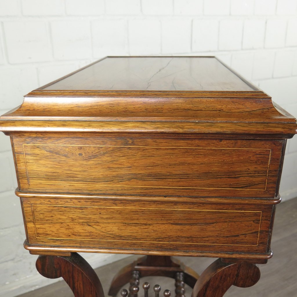 Nähtisch Biedermeier 1820 Nussbaum