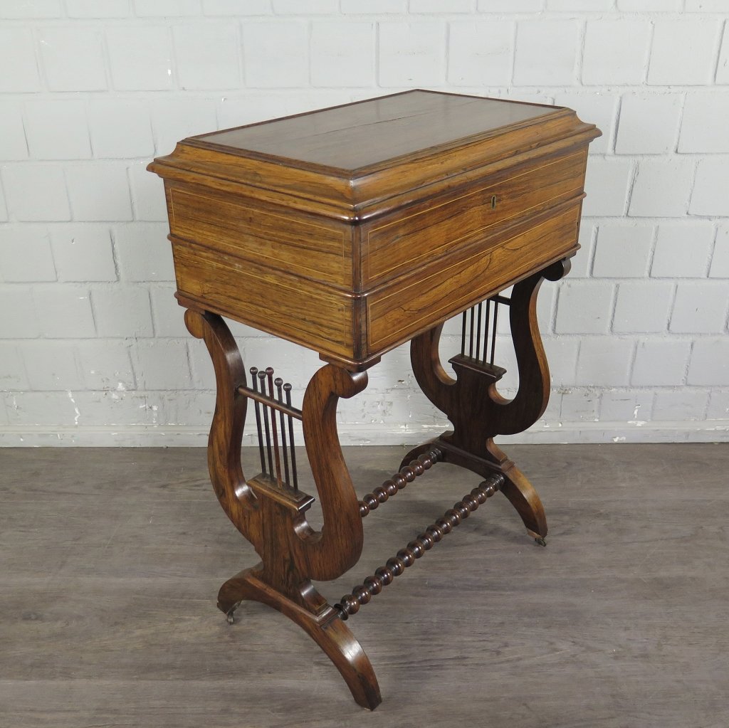 Nähtisch Biedermeier 1820 Nussbaum