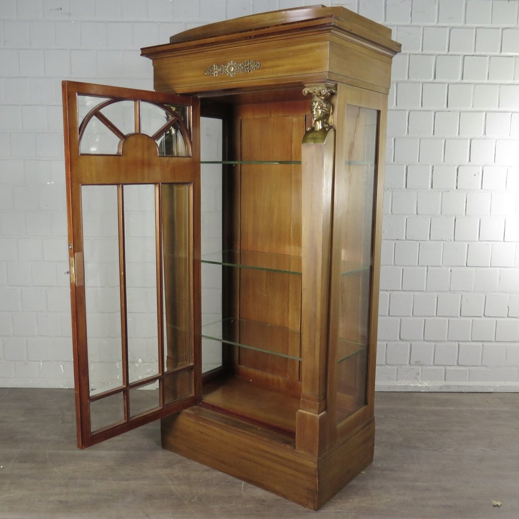 Vitrine Schaukasten Empirestil 1900 Nussbaum