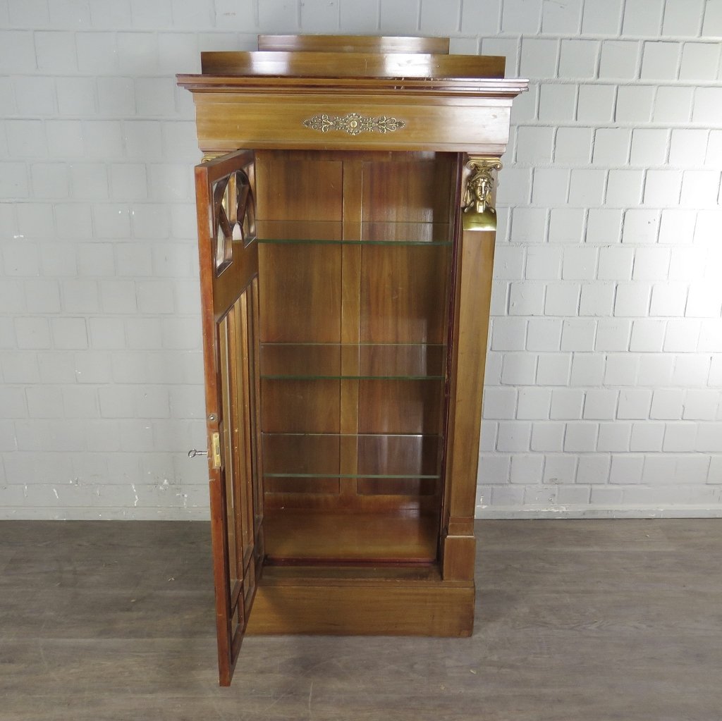 Vitrine Schaukasten Empirestil 1900 Nussbaum