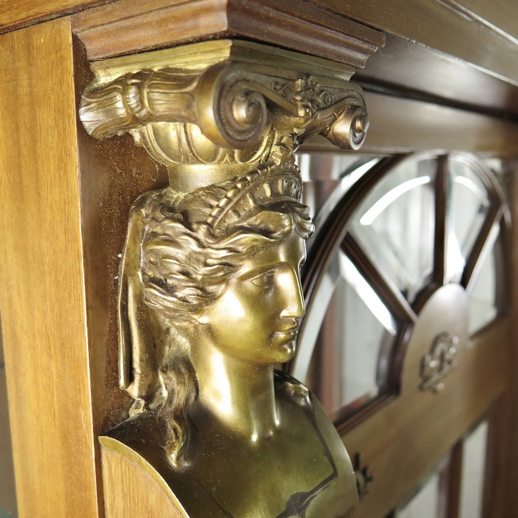 Vitrine Schaukasten Empirestil 1900 Nussbaum