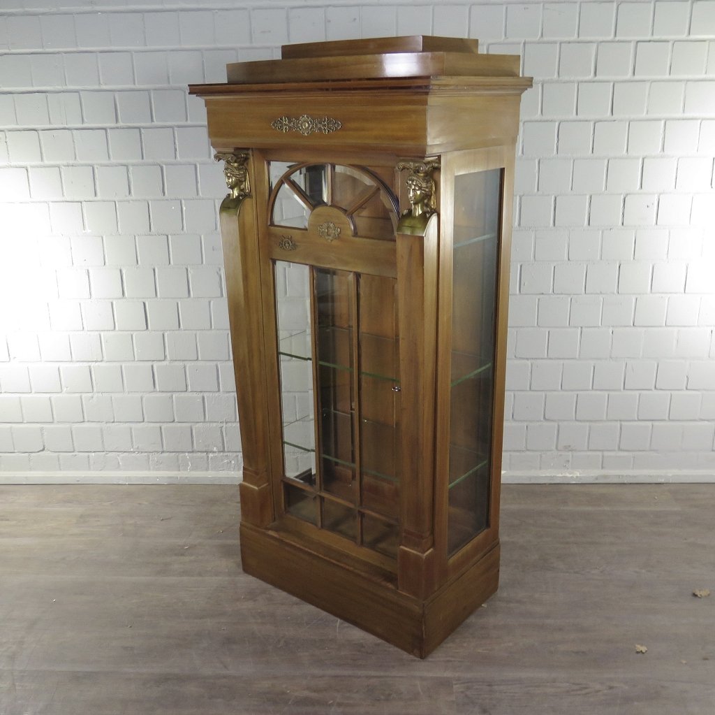 Vitrine Schaukasten Empirestil 1900 Nussbaum