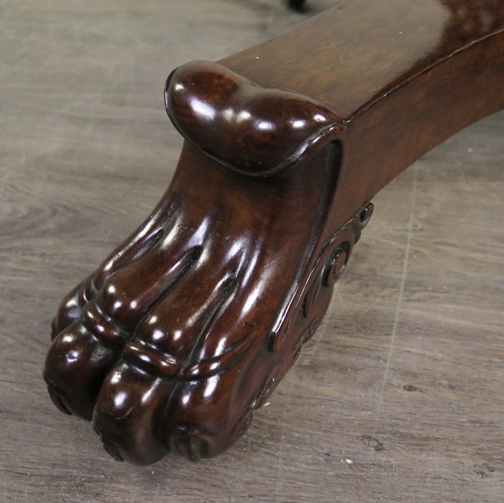 Salon-Tisch Tisch Biedermeier 1850 Nussbaum