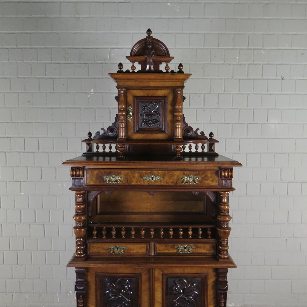 Vertiko mit Aufsatz Gründerzeit 1880 Nussbaum