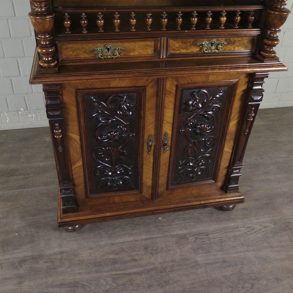 Vertiko mit Aufsatz Gründerzeit 1880 Nussbaum