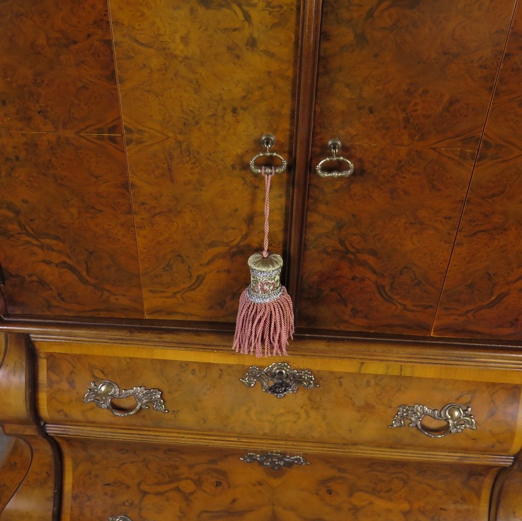 TV-Schrank TV-Möbel Neubarock Nussbaum 1,06 m