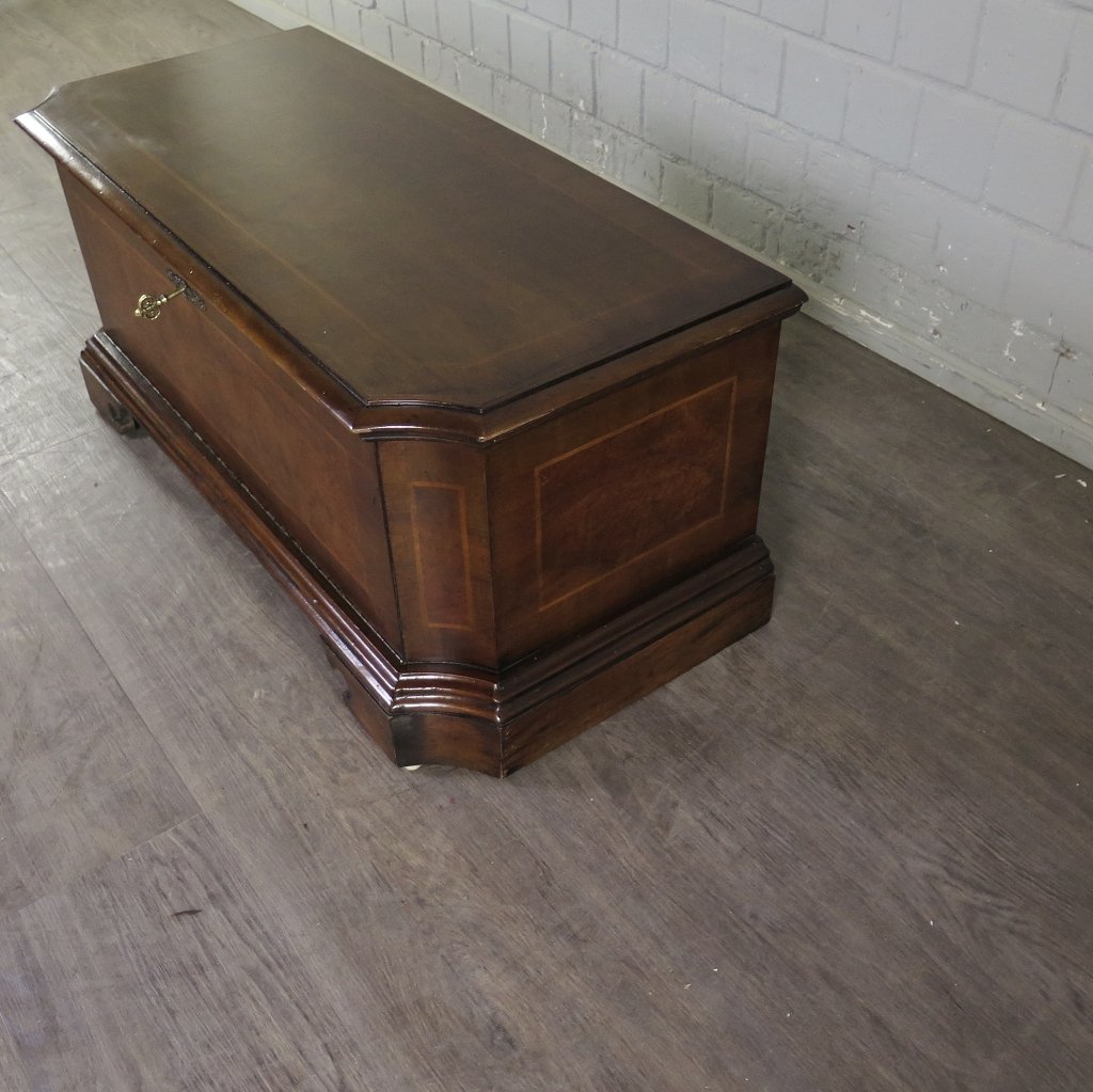 TV-Schrank TV-Möbel Neubarock Nussbaum 0,99 m