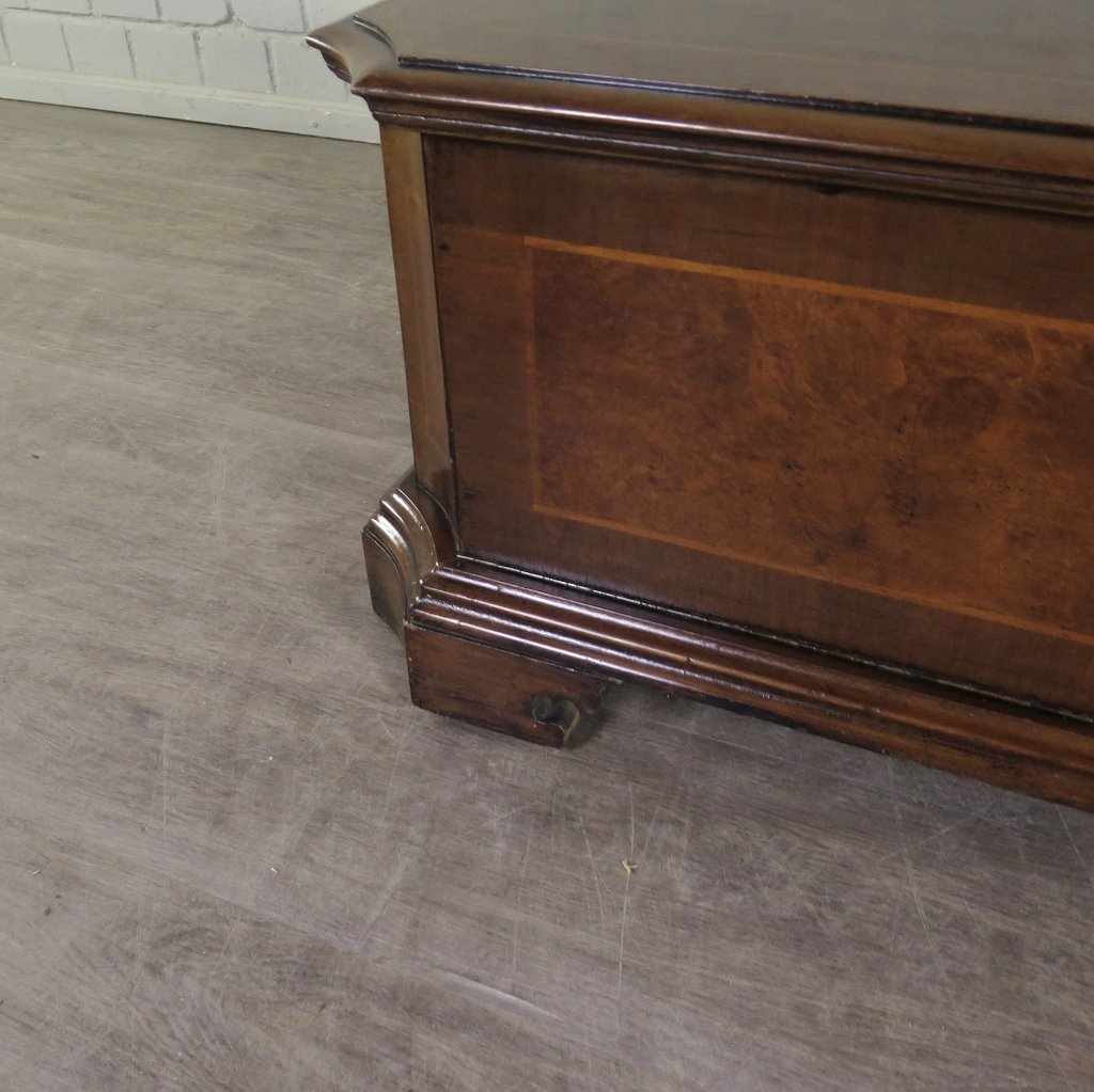 TV-Schrank TV-Möbel Neubarock Nussbaum 0,99 m
