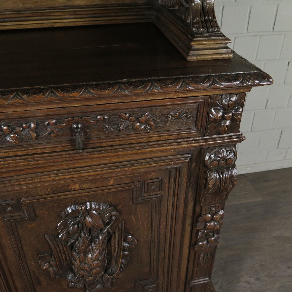 Buffetschrank Jagdschrank Gründerzeit 1880 Eiche