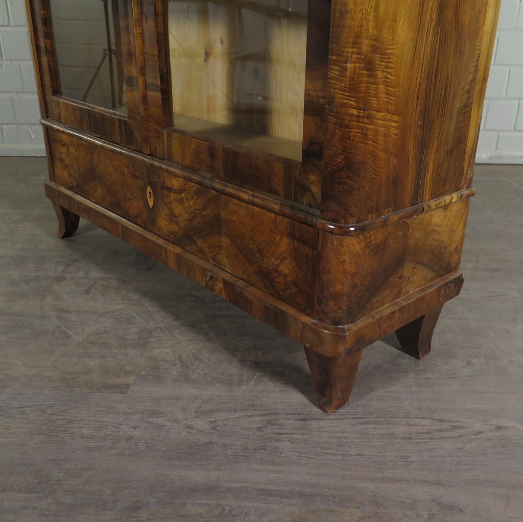 Vitrine Bücherschrank Biedermeier 1840 Nussbaum