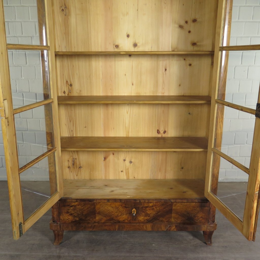 Vitrine Bücherschrank Biedermeier 1840 Nussbaum