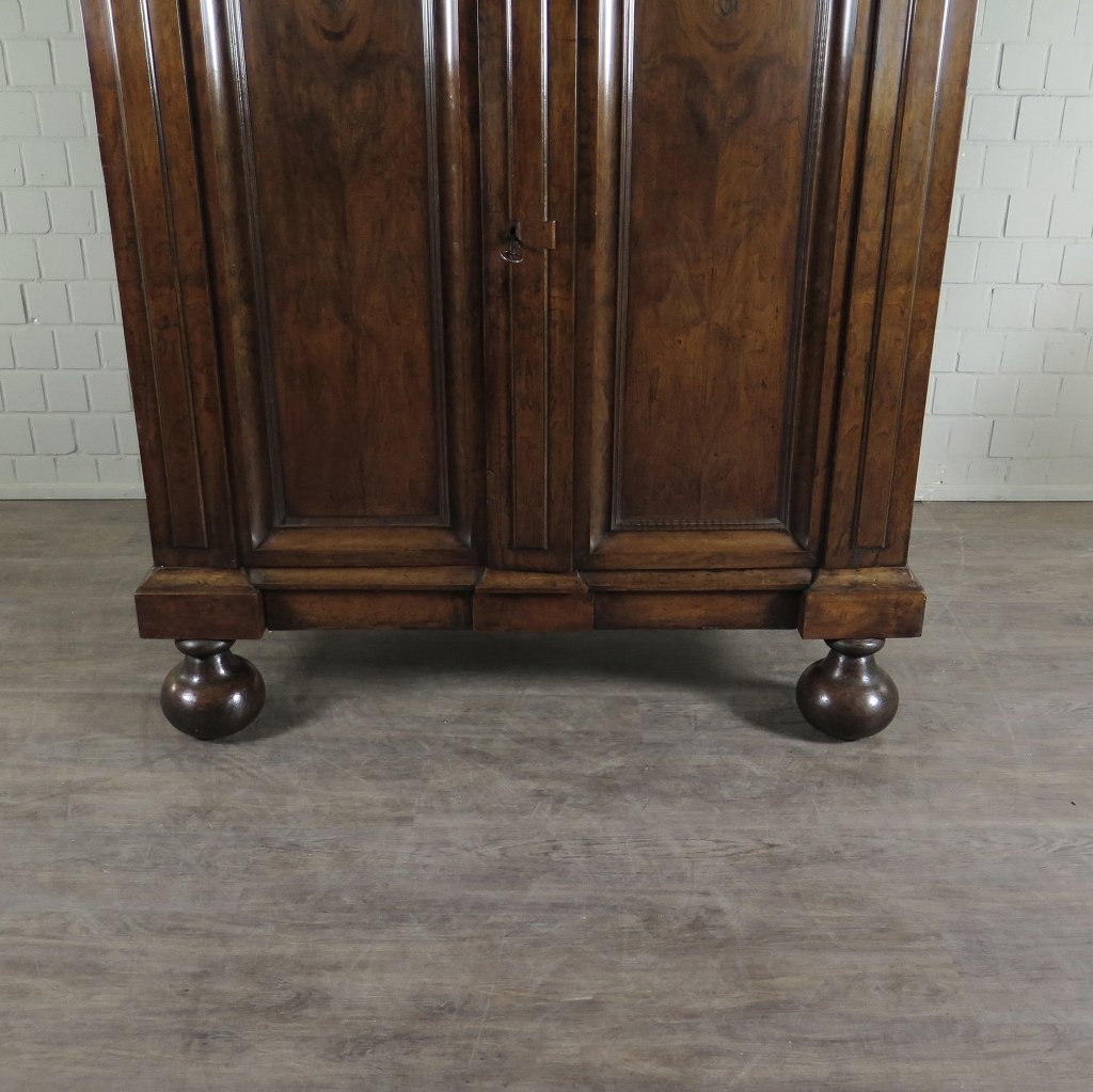 Kleiderschrank Schrank Barock 1780 Nussbaum