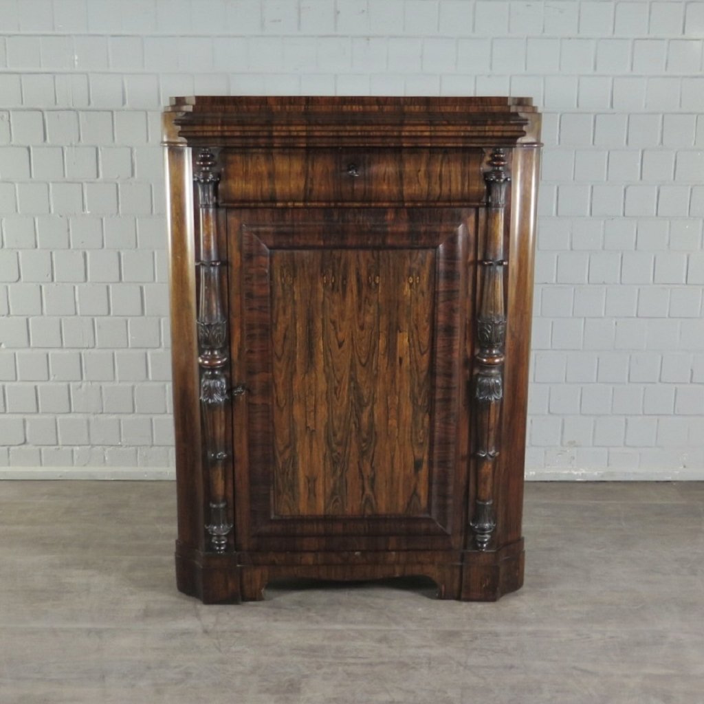 Eckschrank Schrank Historismus 1870 Nussbaum