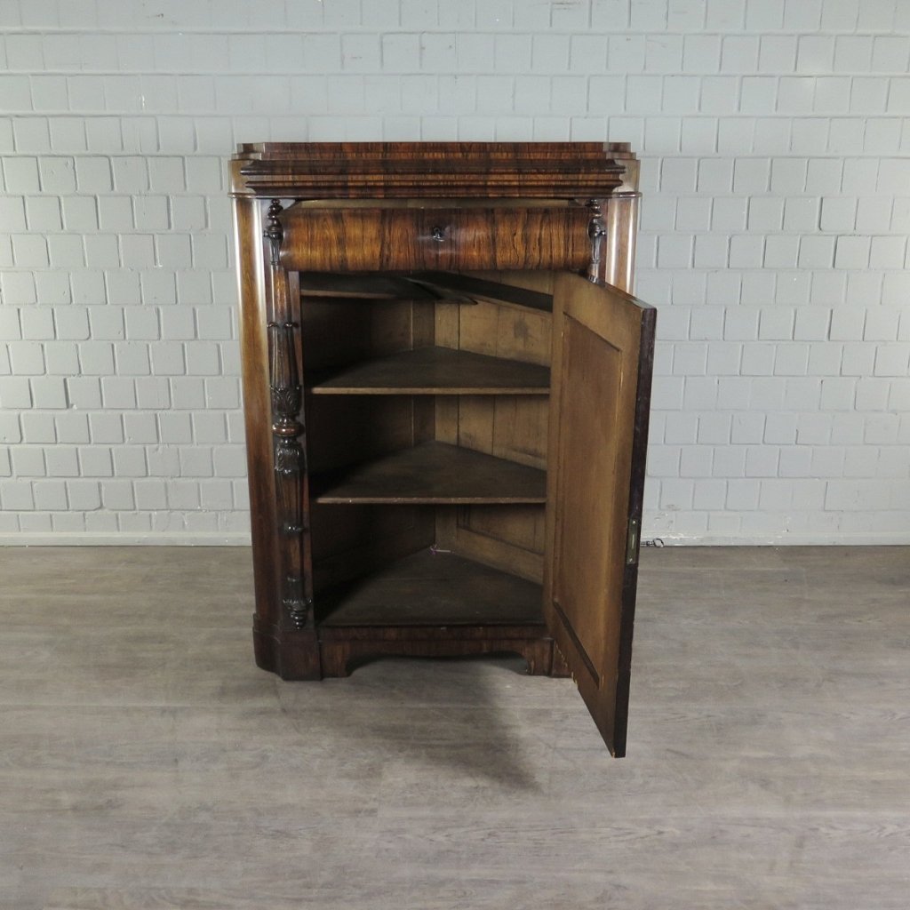 Eckschrank Schrank Historismus 1870 Nussbaum