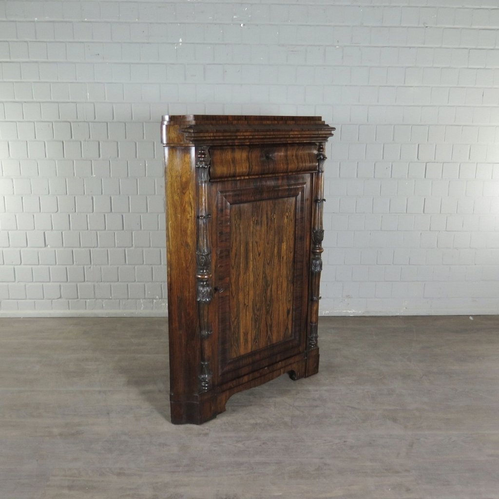 Eckschrank Schrank Historismus 1870 Nussbaum