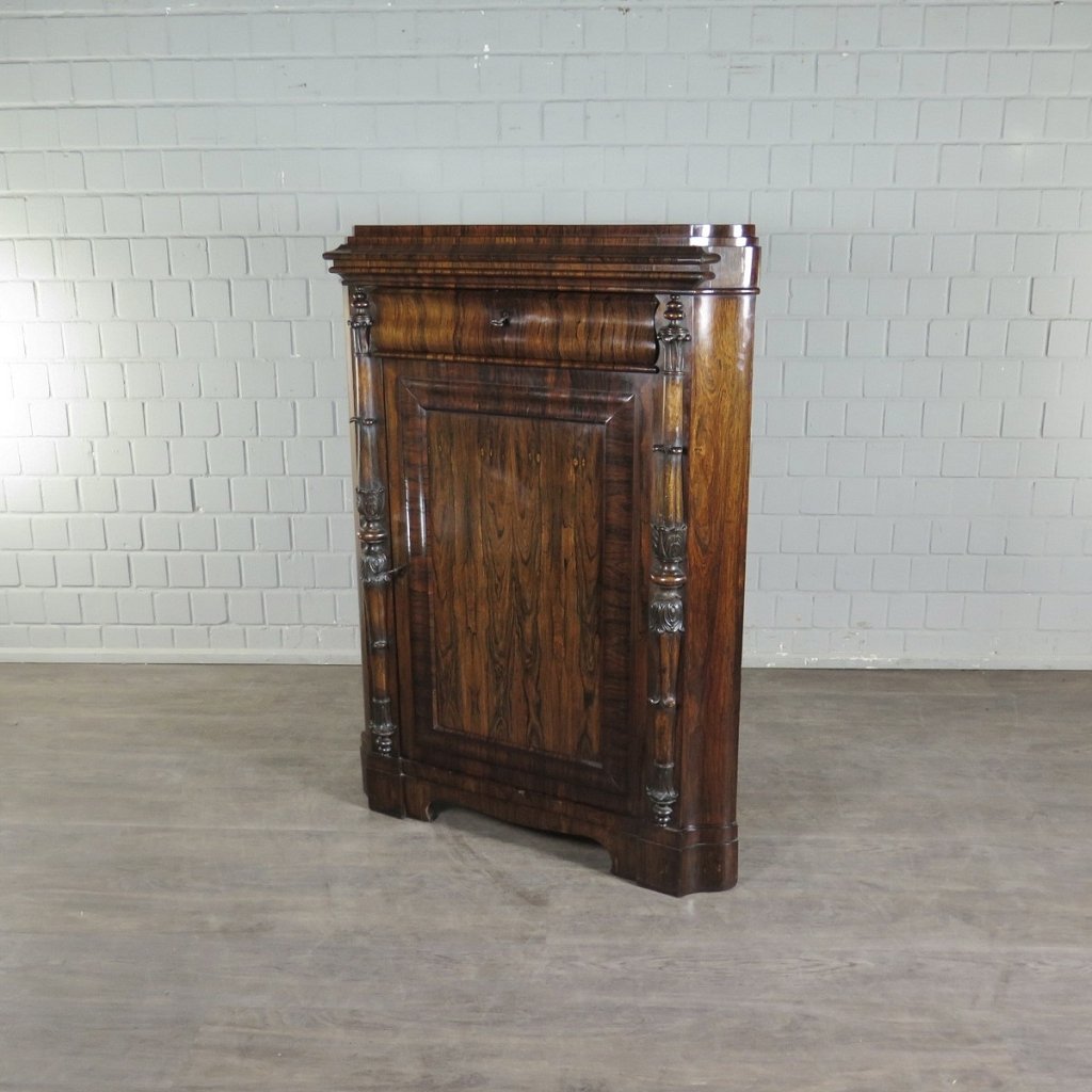 Eckschrank Schrank Historismus 1870 Nussbaum