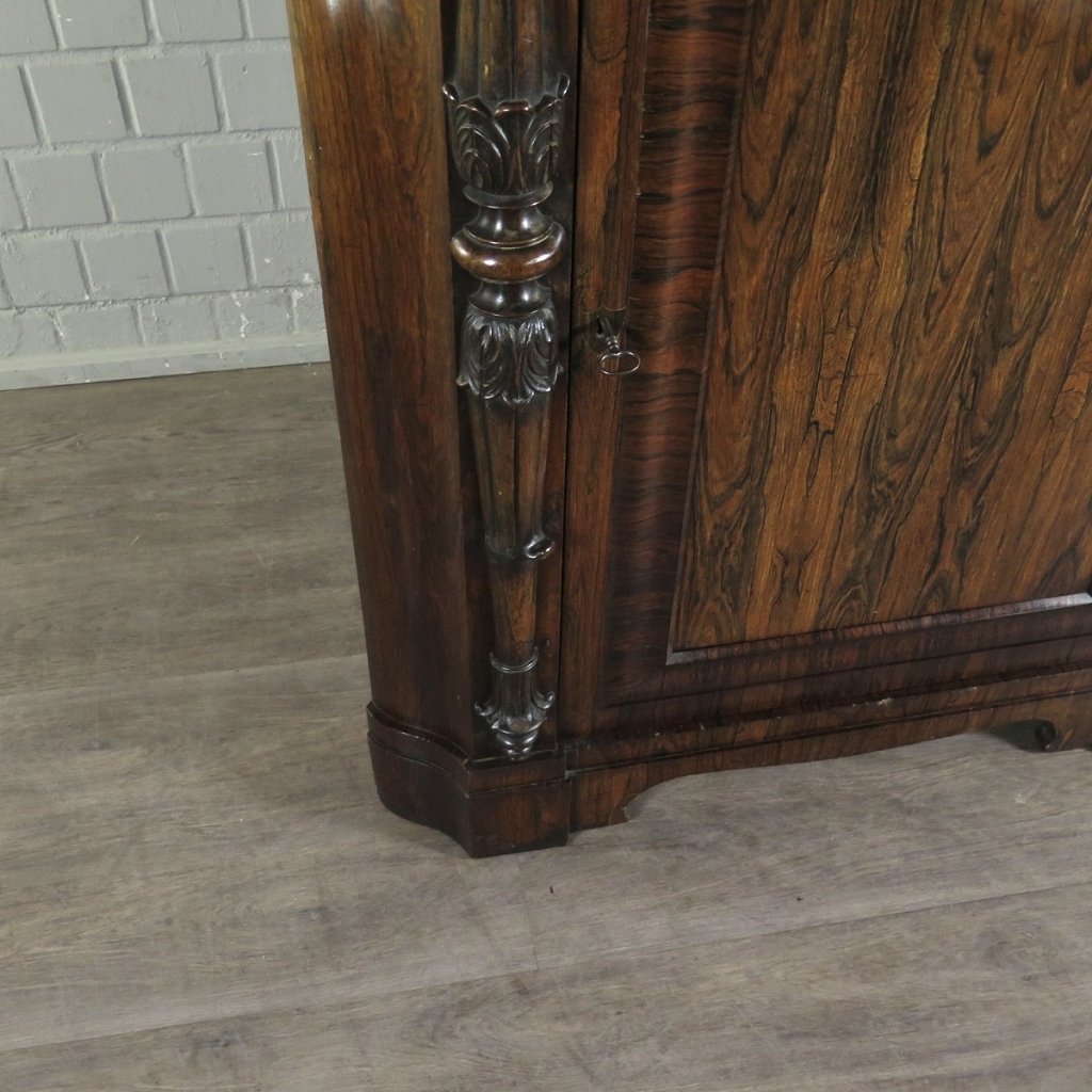 Eckschrank Schrank Historismus 1870 Nussbaum