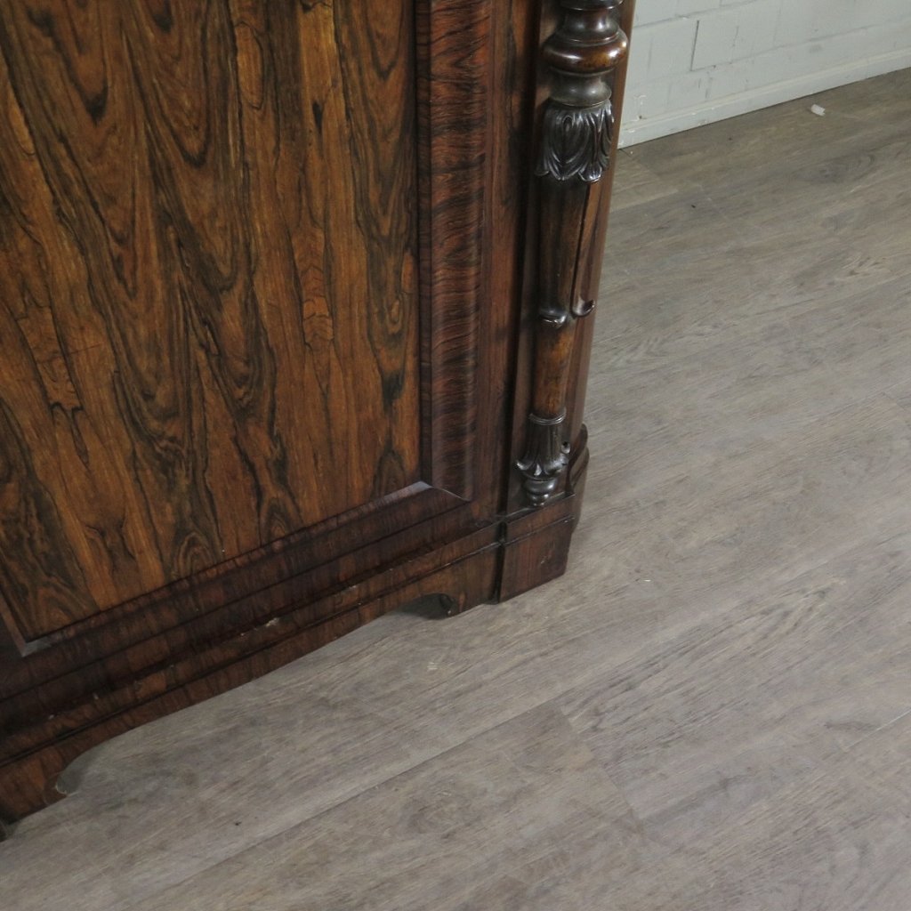 Eckschrank Schrank Historismus 1870 Nussbaum