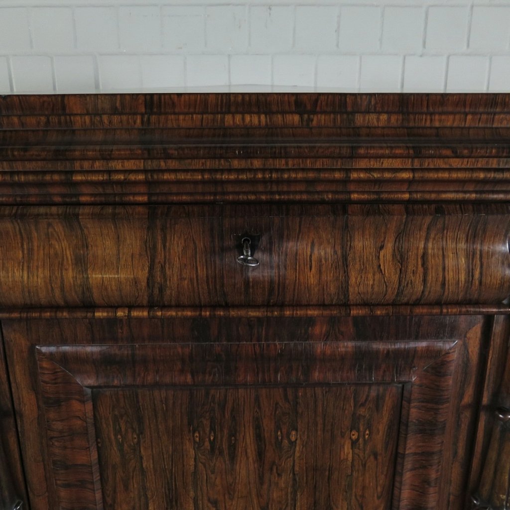 Eckschrank Schrank Historismus 1870 Nussbaum