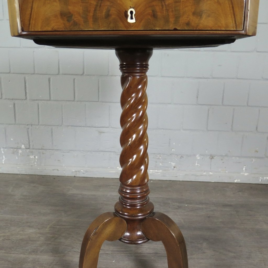 Nähtisch Biedermeier 1850 Mahagoni