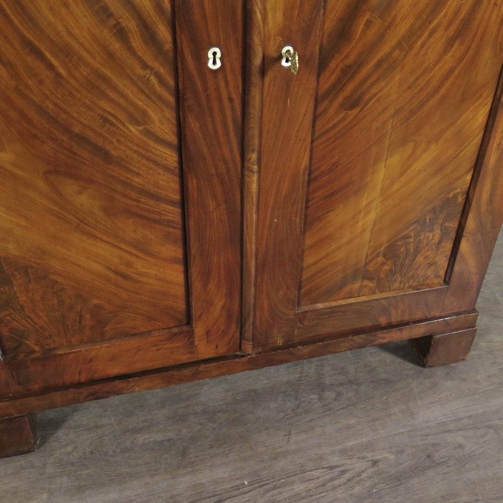 Schrank mit Aufsatz Biedermeier 1820 Mahagoni