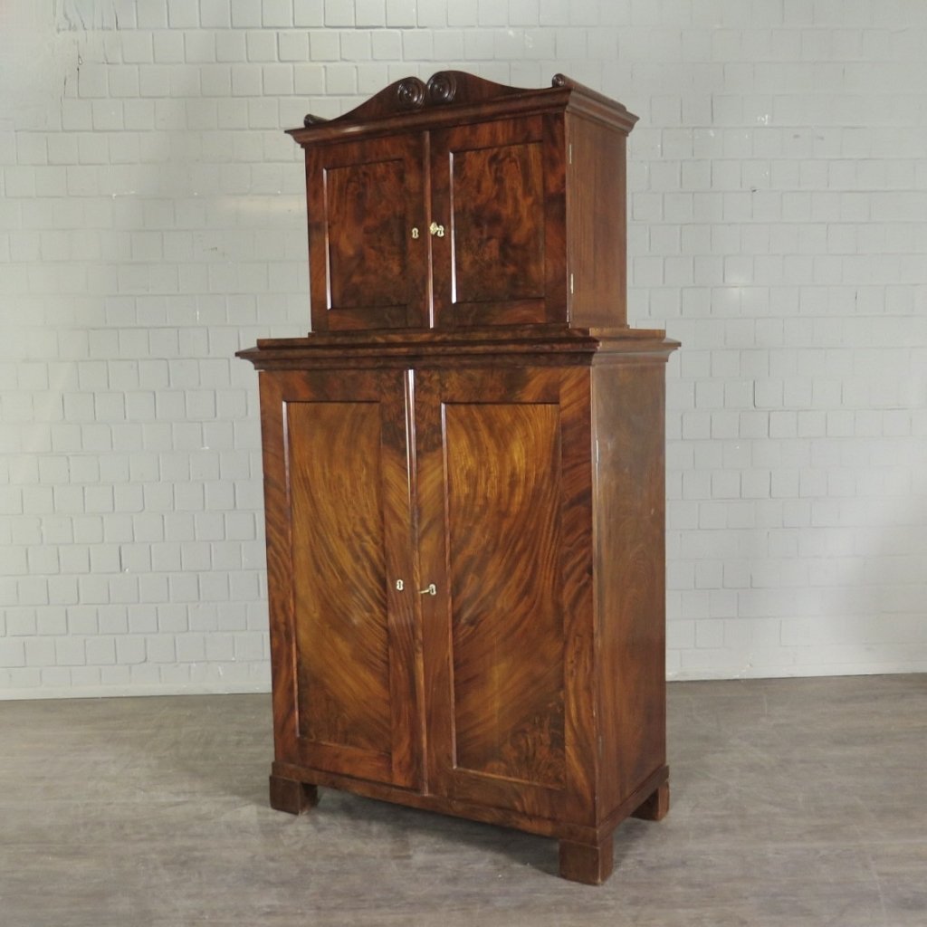 Schrank mit Aufsatz Biedermeier 1820 Mahagoni