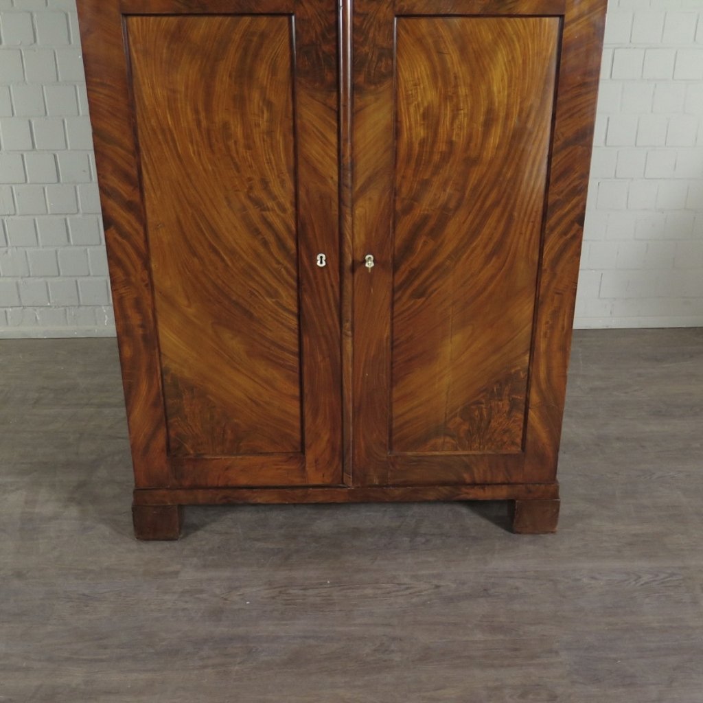 Schrank mit Aufsatz Biedermeier 1820 Mahagoni