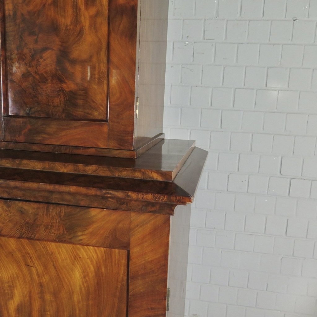 Schrank mit Aufsatz Biedermeier 1820 Mahagoni