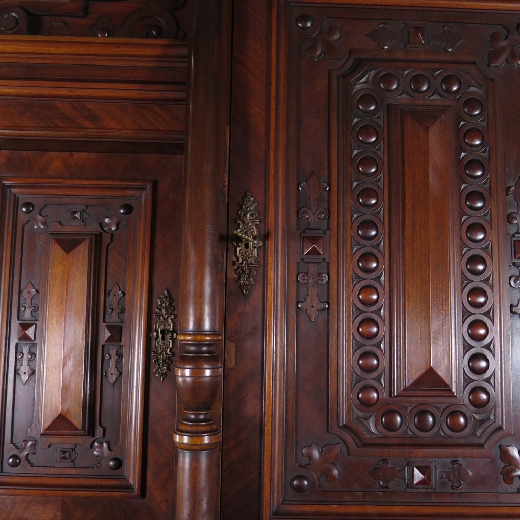 Buffetschrank Schrank Gründerzeit 1880 Nussbaum