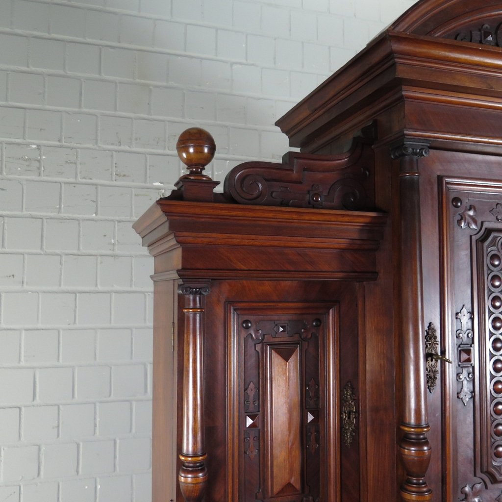 Buffetschrank Schrank Gründerzeit 1880 Nussbaum