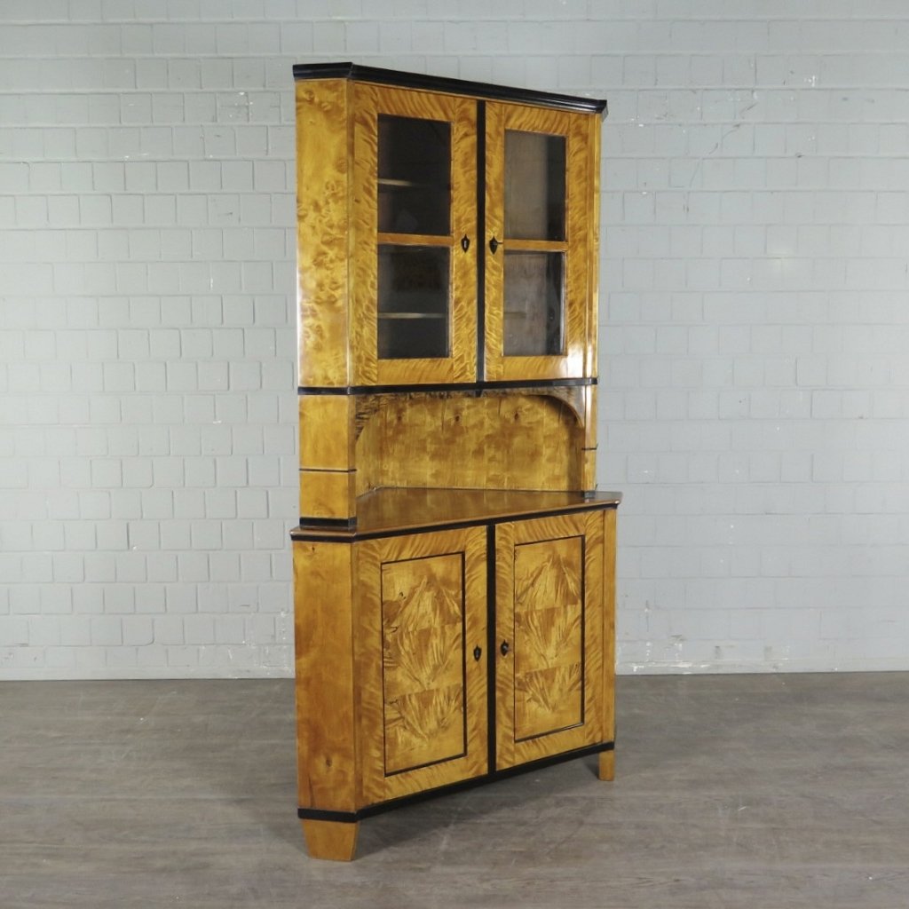 Eckschrank Eckvitrine Biedermeier 1830 Birke