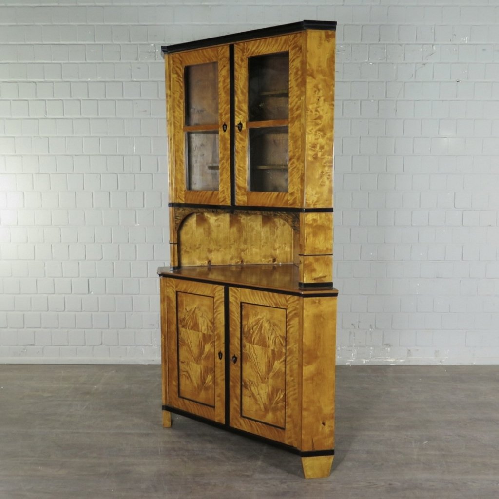 Eckschrank Eckvitrine Biedermeier 1830 Birke