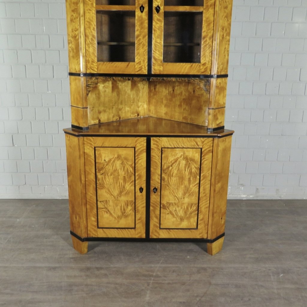 Eckschrank Eckvitrine Biedermeier 1830 Birke