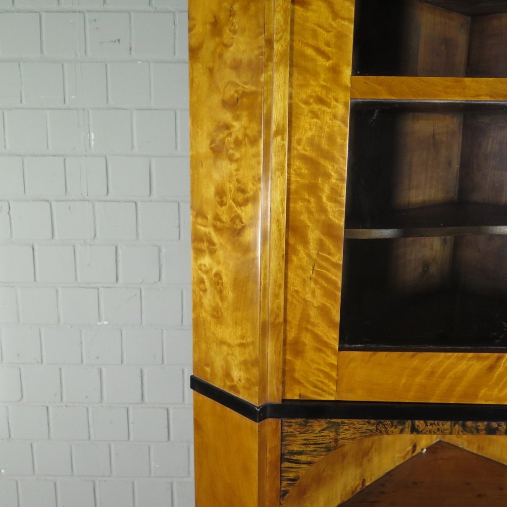 Eckschrank Eckvitrine Biedermeier 1830 Birke