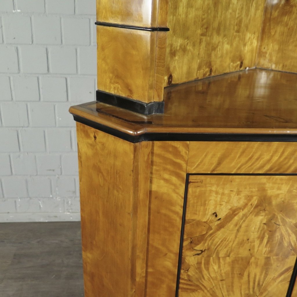 Eckschrank Eckvitrine Biedermeier 1830 Birke