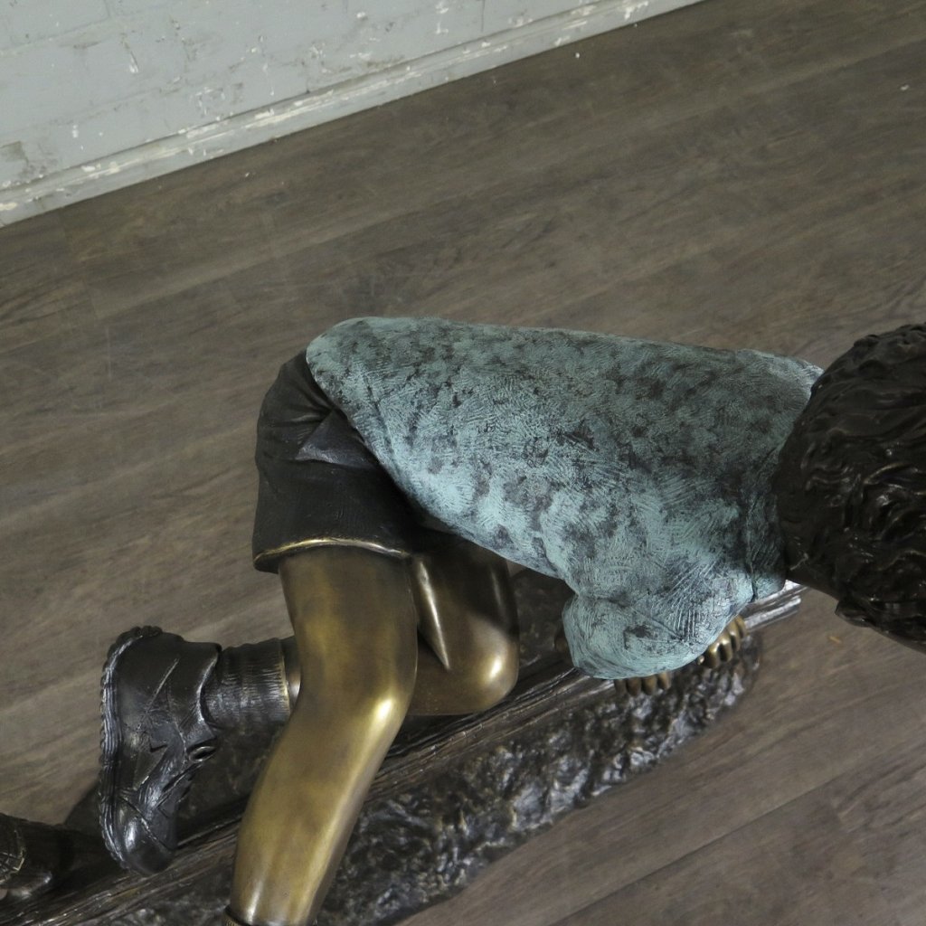 Skulptur Junge Holzzaun Bronze 0,90 m