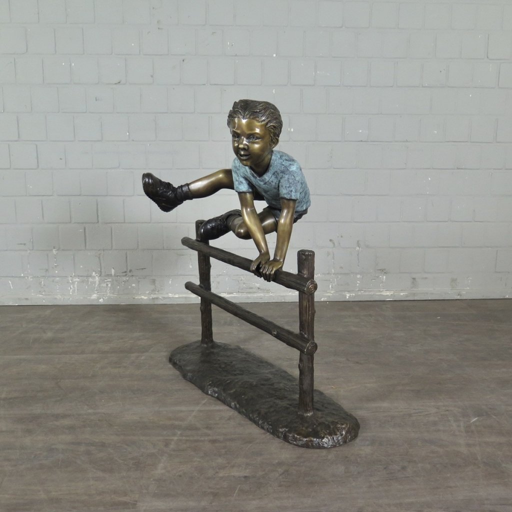 Skulptur Junge Holzzaun Bronze 0,90 m
