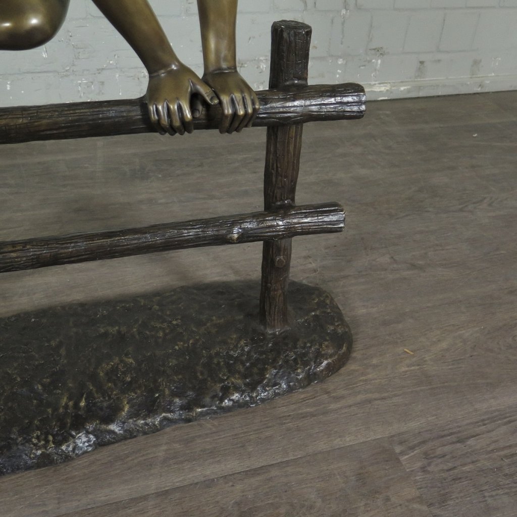 Skulptur Junge Holzzaun Bronze 0,90 m