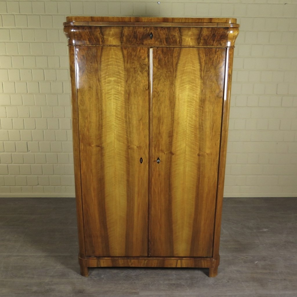 Kleiderschrank Schrank Biedermeier 1840 Nussbaum