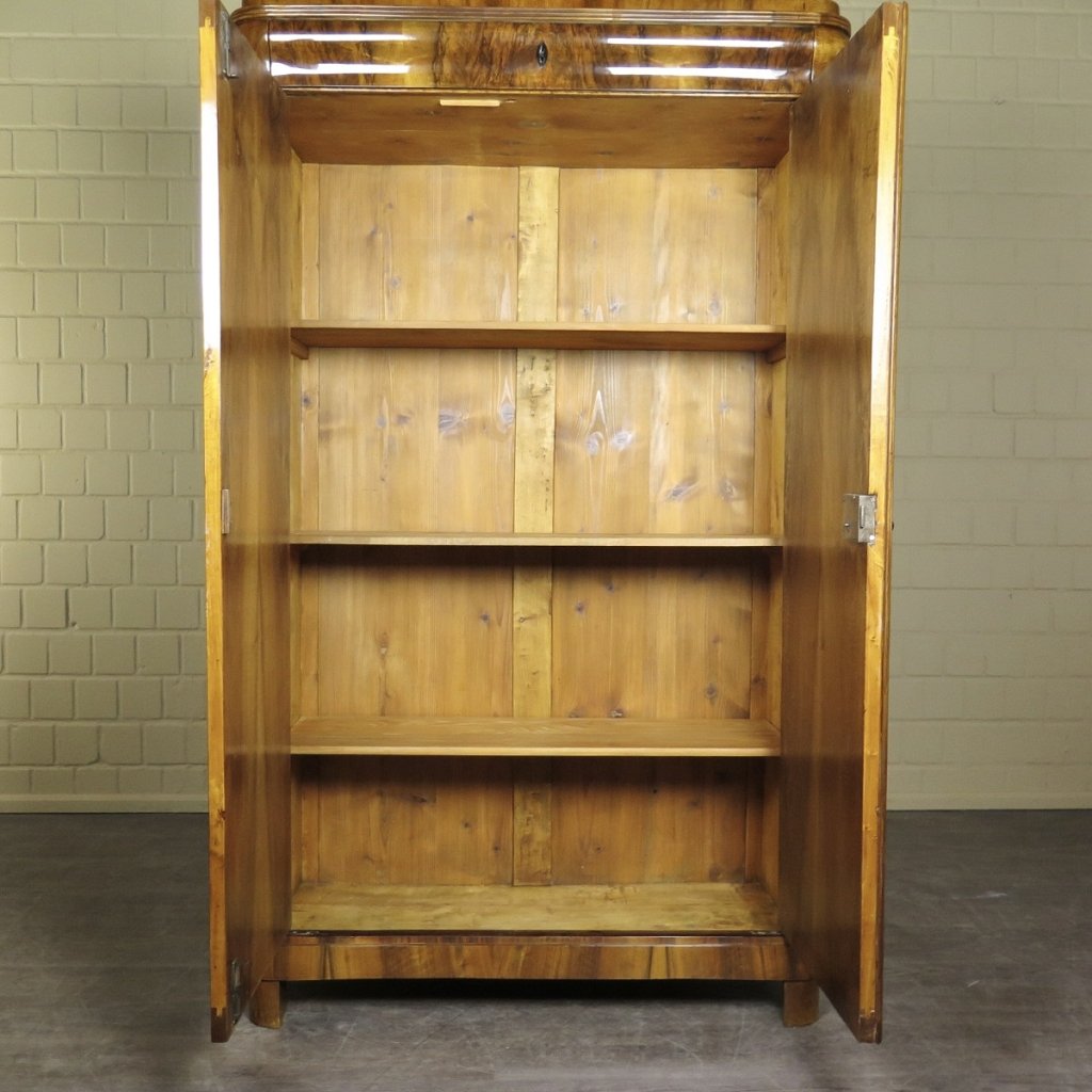 Kleiderschrank Schrank Biedermeier 1840 Nussbaum